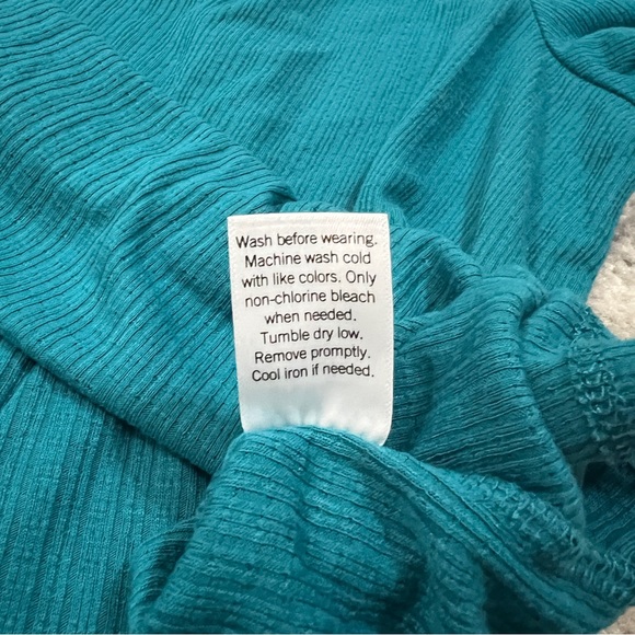 SOLD- LC Lauren Conrad Short Puff Sleeve Ribbed Blue Top Size XL - Picture 4 of 5